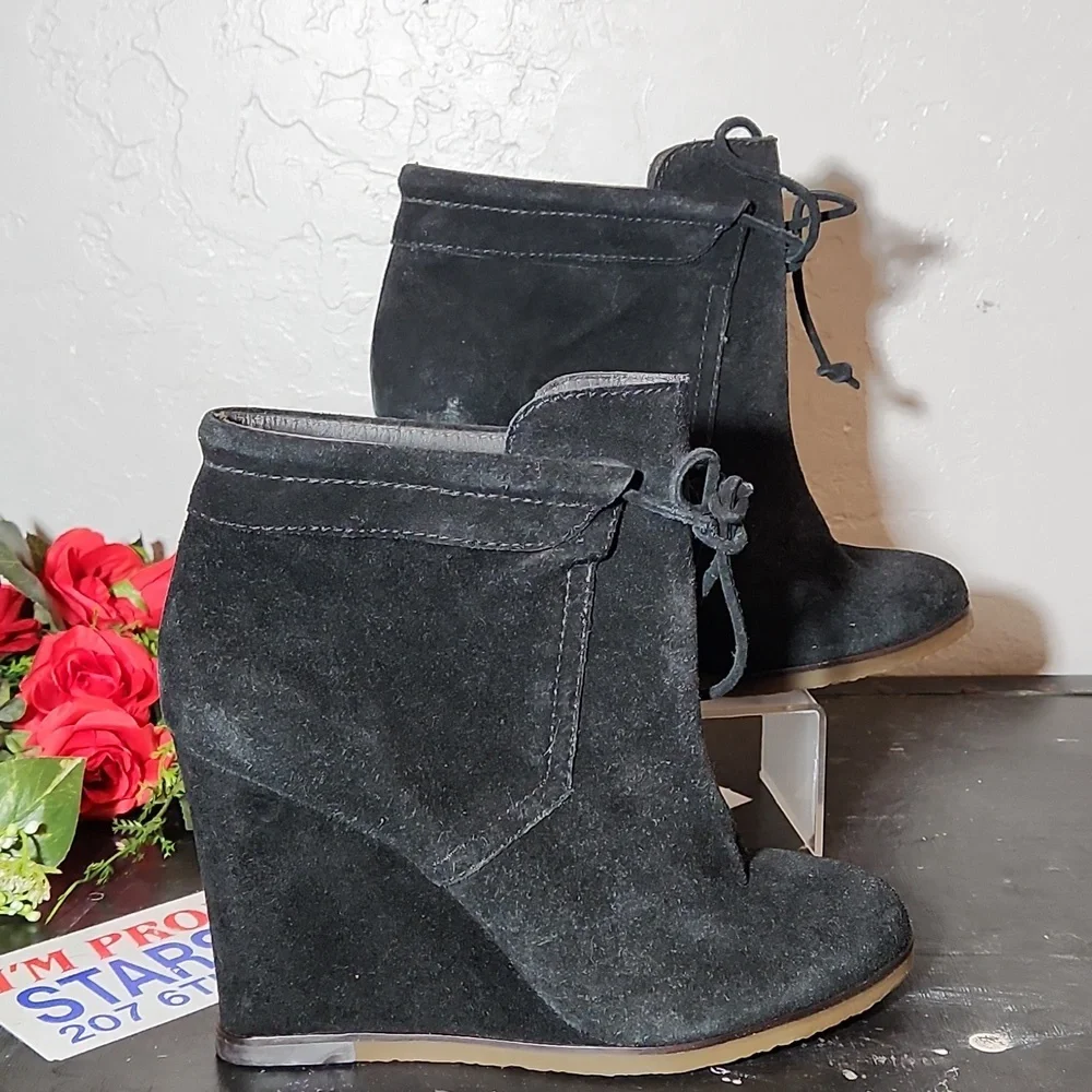 TILA MARCH PARIS Size 39 Black Suede Wedge Heel